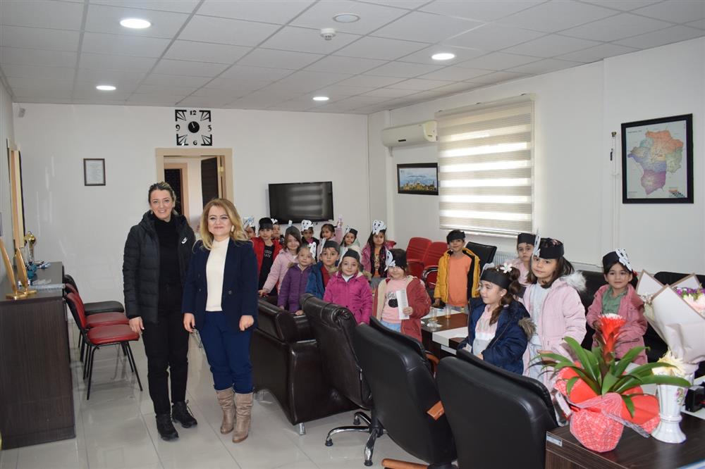 Ağız ve Diş Sağlığı Haftası dolayısıyla Kemal Aydoğan İlkokulu anasınıfı öğrencilerinin kurumumuzu ziyaretleri.